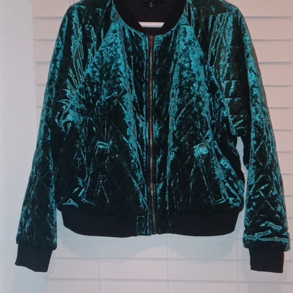 Torrid croppedl size 2 jacket - Picture 3 of 7